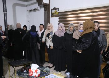 مجلس تجمع نساء زنوبيا في مقاطعة الرقة يستقبل الوفود المعزية بالشهيدة “صالحة”.