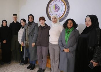 وفد أجنبي يزور مجلس تجمع نساء زنوبيا.