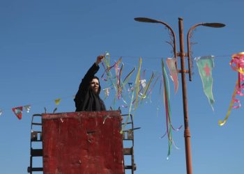 بفلسفة “المرأة، الحياة، الحرية. نبني سوريا ديمقراطية”.